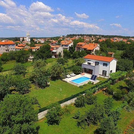 Ferienhaus Mit Privatpool Fuer 8 Personen Ca 200 Qm In Medulin, Istrien Suedkueste Von Istrien Exterior foto