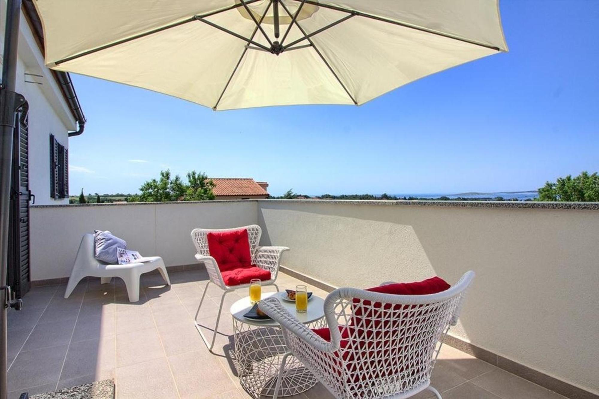 Ferienhaus Mit Privatpool Fuer 8 Personen Ca 200 Qm In Medulin, Istrien Suedkueste Von Istrien Exterior foto