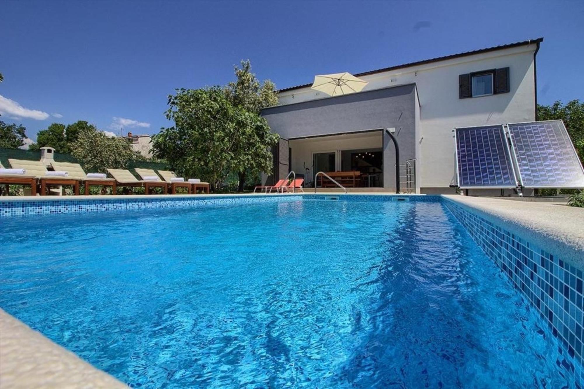 Ferienhaus Mit Privatpool Fuer 8 Personen Ca 200 Qm In Medulin, Istrien Suedkueste Von Istrien Exterior foto